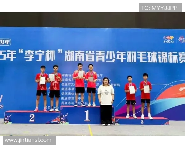 武汉羽毛球队在钻石联赛中的逆袭之旅展现拼搏精神与团队力量 武汉羽毛球队在钻石联赛中的逆袭之旅展现拼搏精神与团队力量